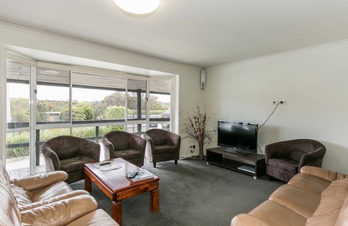 Jan Juc House | Located right near Jan Juc Surf Beach
