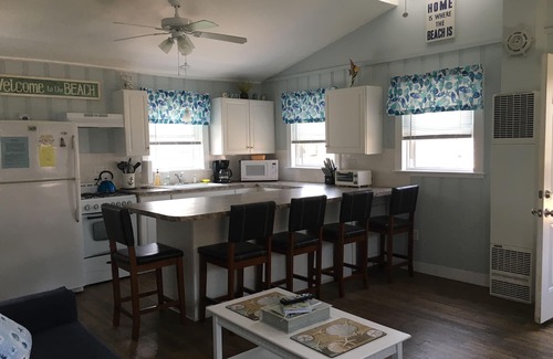 Breakwater Village Cottage | *LOCATION* 2 Min Walk To Private Beach In Breakwater Village/Pt Judith