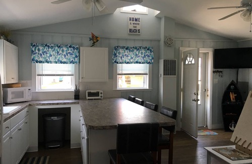 Breakwater Village Cottage | *LOCATION* 2 Min Walk To Private Beach In Breakwater Village/Pt Judith