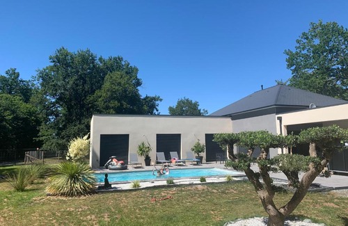 Soulitre Villa | Location 24h du Mans villa 5 chambres avec piscine