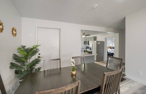 Orient Park House | Location! 4BR 2BA Renovated House Sleeps 10