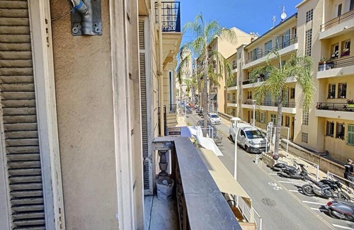 Beausoleil Apartment | Location appartement T2 entier.