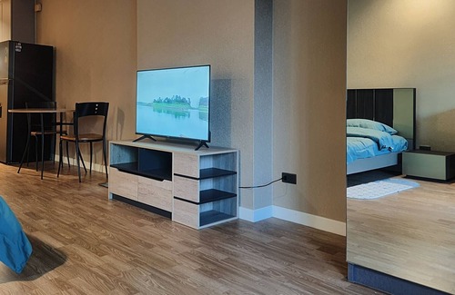 Sathorn Condo | Location at the center of Bangkok. Convenient to travel around city.