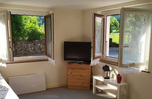 Larringes Apartment | Location Entre lac et Montagne, Appartement Lumineux au Calme