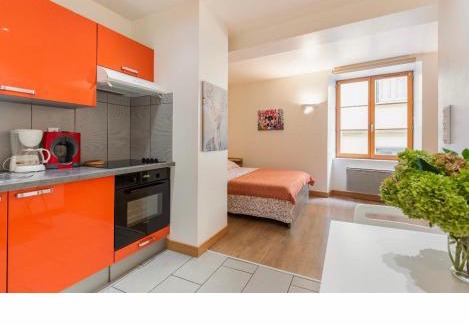 Riom Apartment | Location F1 neuf centre historique Riom (63) - Puy-de-Dôme, Auvergne