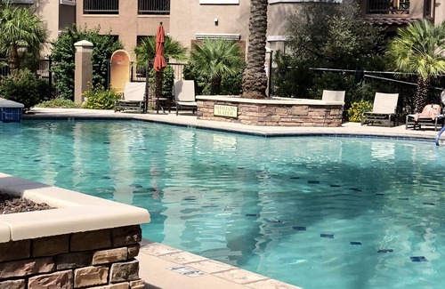 Litchfield Park Condo | Location Golfing NASCAR Sports Arena Spring Training