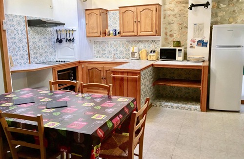 Saint-Jean-de-Fos House | Location in the heart of a charming small village of potters