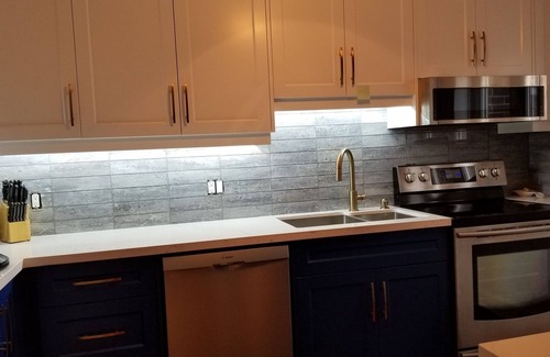 South Hill House | Location, location, location! Downtown Toronto. Maximum 4 people.