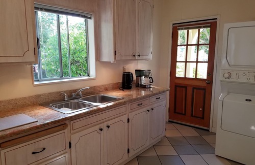 Albany House | Location-Location-Location! Walk to Solano Ave cafes, bistros, shops, grocers.