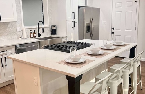 Fishers House | Location, Location, Location! Downtown Fishers Charmer!