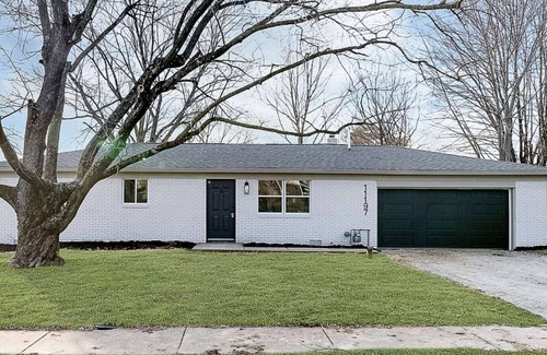 Fishers House | Location, Location, Location! Downtown Fishers Charmer!