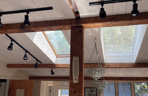 Bolton Landing Cottage | Location Location …WALK to EVERYTHING Veterans Beach across the way.