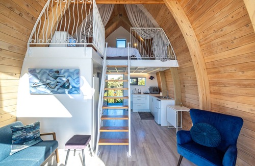Ostend Cabin | Location matters! This is romance!
