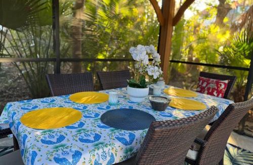 Sarasota House | Location Siesta 1 mile away Home with HOT SPA