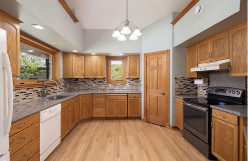 Vernon County House | Location! Unwind- 3 bdr in Stoddard. Coon Creek Fishing. Mississippi. Eagles.