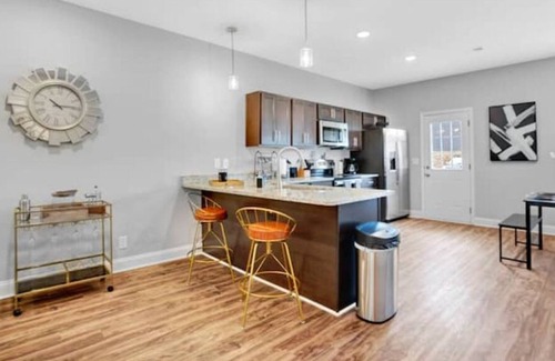 Clarksville House | location!!