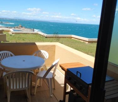 Collioure Apartment | location vue mer du samedi au samedi, clim, parking, piscine, plage