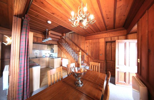 Kinloch Rannoch House | Loch Rannoch Lochside Lodge (1) - Retreat Group