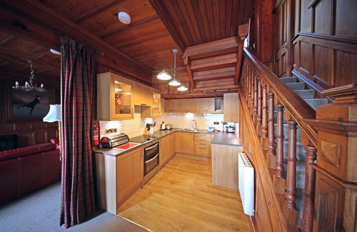 Kinloch Rannoch House | Loch Rannoch Lochside Lodge (1) - Retreat Group
