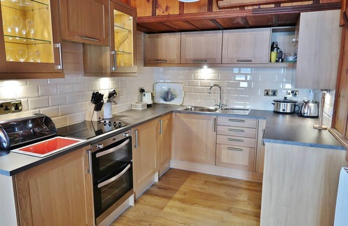 Kinloch Rannoch House | Loch Rannoch Lochside Lodge (1) - Retreat Group