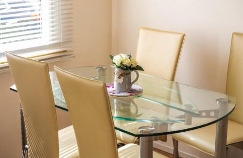 Forfar Ski Chalet | Lochlands 2br family caravan - pets-play park