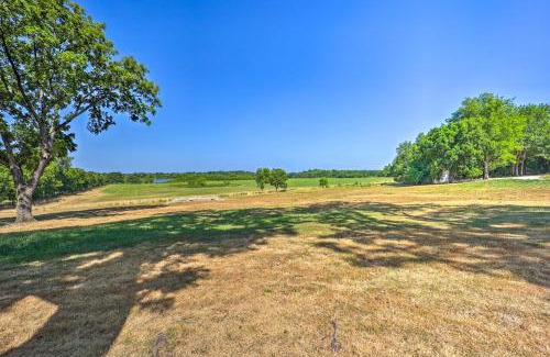 Grove House | Lochview Lodge Idyllic Farmhouse in Grove!