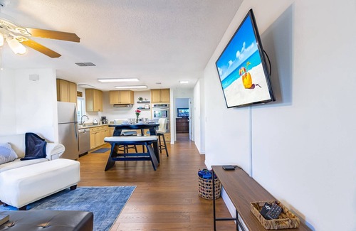 Vamo House | Lock in Sunshine and Savings Before It’s Too Late