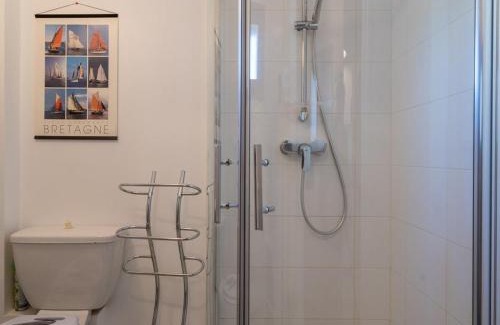 Locmariaquer Villa | Locmariaquer : Maison 3 pièces avec jardin, véranda et parking à 900m de la plage, pour 4 personnes - FR-1-477-36