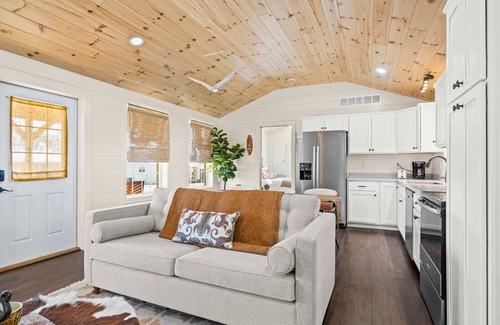 Williamstown Cabin | Lodge 105 at Eden Reserve—Safari Cabin Near Ark