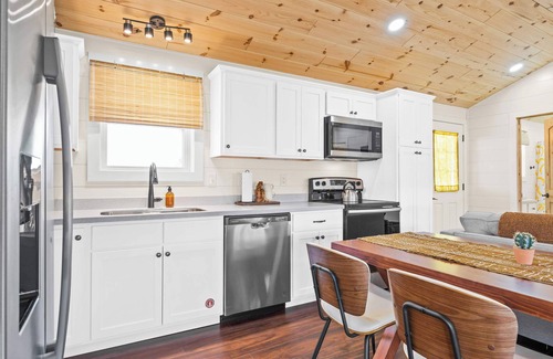 Williamstown Cabin | Lodge 105 at Eden Reserve—Safari Cabin Near Ark