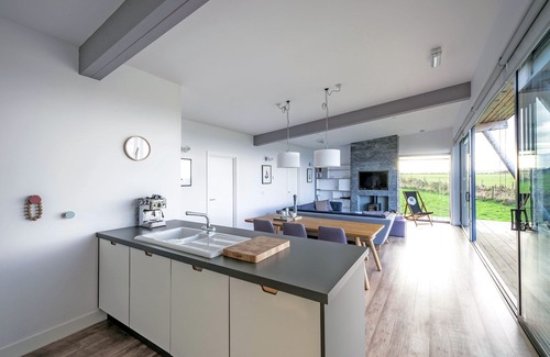 John O'Groats Cottage | Lodge 12 - 3 Bed Sea-View - a john o'groat that sleeps 6 guests in 3 bedrooms