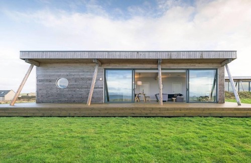 John O'Groats Cottage | Lodge 15 - 3 Bed - a john o'groat that sleeps 6 guests in 3 bedrooms