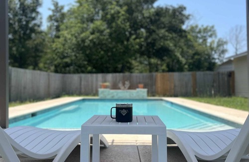 Yantis Apartment | Lodge #4 w Pool, Game Room, 1/2 Mile to Boat Ramps