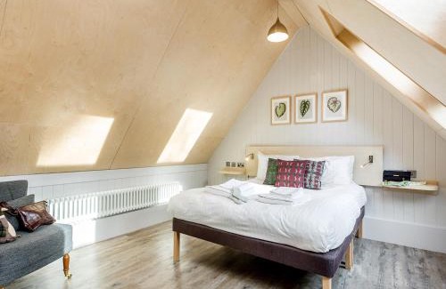 Corfe House | Lodge 9
