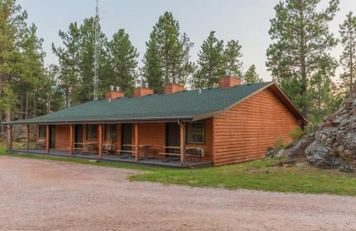 Hill City Hotel | Lodge at Palmer Gulch