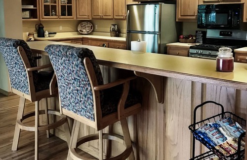 Mountain Home Cabin | Lodge Between The Lakes - Family Reunions!