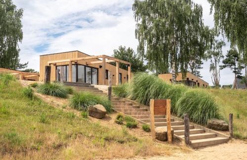 Leuken House | Lodge by Rhine with Stunning Water Views