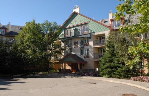 Mont-Tremblant Pedestrian Village Hotel | Lodge de la Montagne