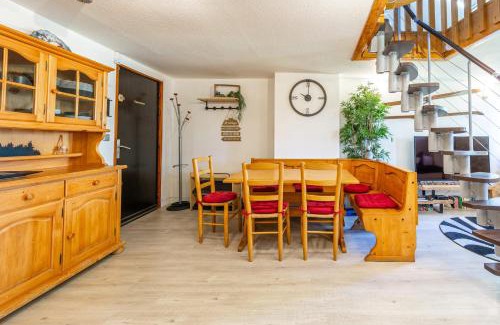 Annecy Old Town Apartment | Lodge et Castle