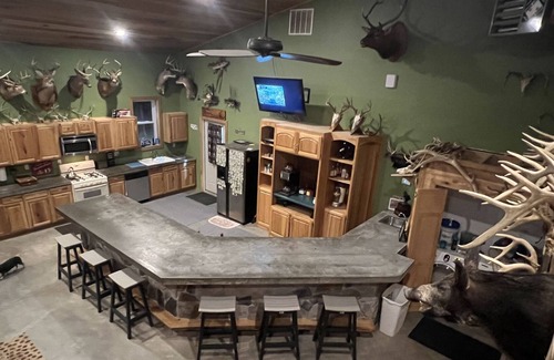 Cobden House | Lodge nestled in the foothills of the Shawnee National Forest