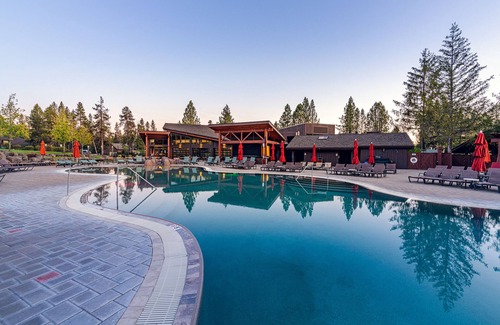 Tennis Village Condo | Lodge-Style Escape with A/C, BBQ & Walk to Spa