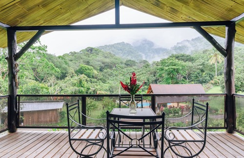 Parrita House | Lodge with Private 40ha Jungle Reserve