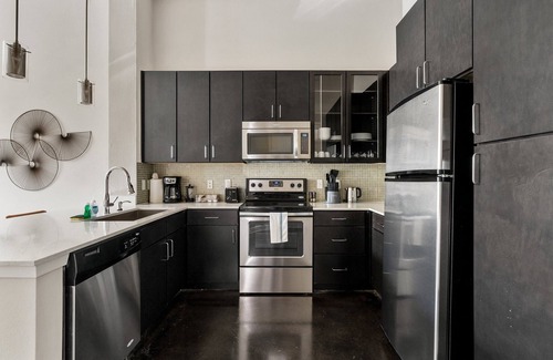 Texas Medical Center Apartment | Lodgeur | Designer loft-style 1BR | Med Center