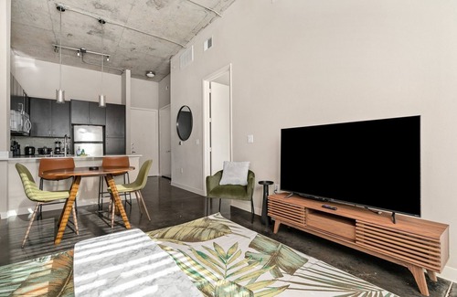 Texas Medical Center Apartment | Lodgeur | Designer loft-style 1BR | Med Center