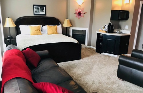Gaffer District Hotel | Lodging at the Gaffer Inn