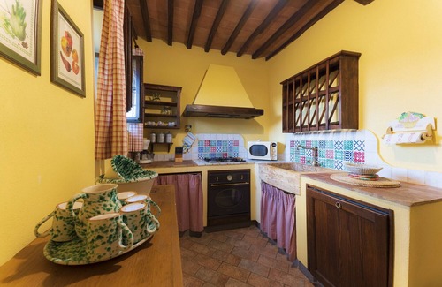 Simignano Apartment | Lodging in Casole Elsa,Siena,pool,Wi-Fi,terrace,barbecue,children friendly,6pers