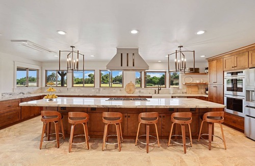 Lockeford House | Lodi Wine Country Estate - 4 Bedrm, 4 1/2 Bath Close to Wineries - New!
