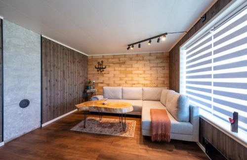 Flakstad Apartment | Lofoten Green Studio