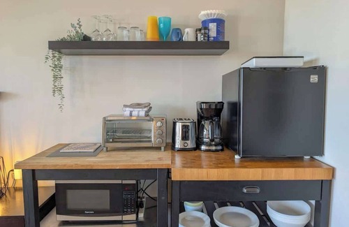 Ste Anne de Beaupre Apartment | Loft 14 | 2 Min Waterfront | BBQ & Fireplace