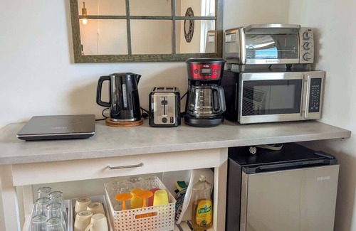 Ste Anne de Beaupre Apartment | Loft 17 | 2 Min Waterfront | BBQ & Fireplace